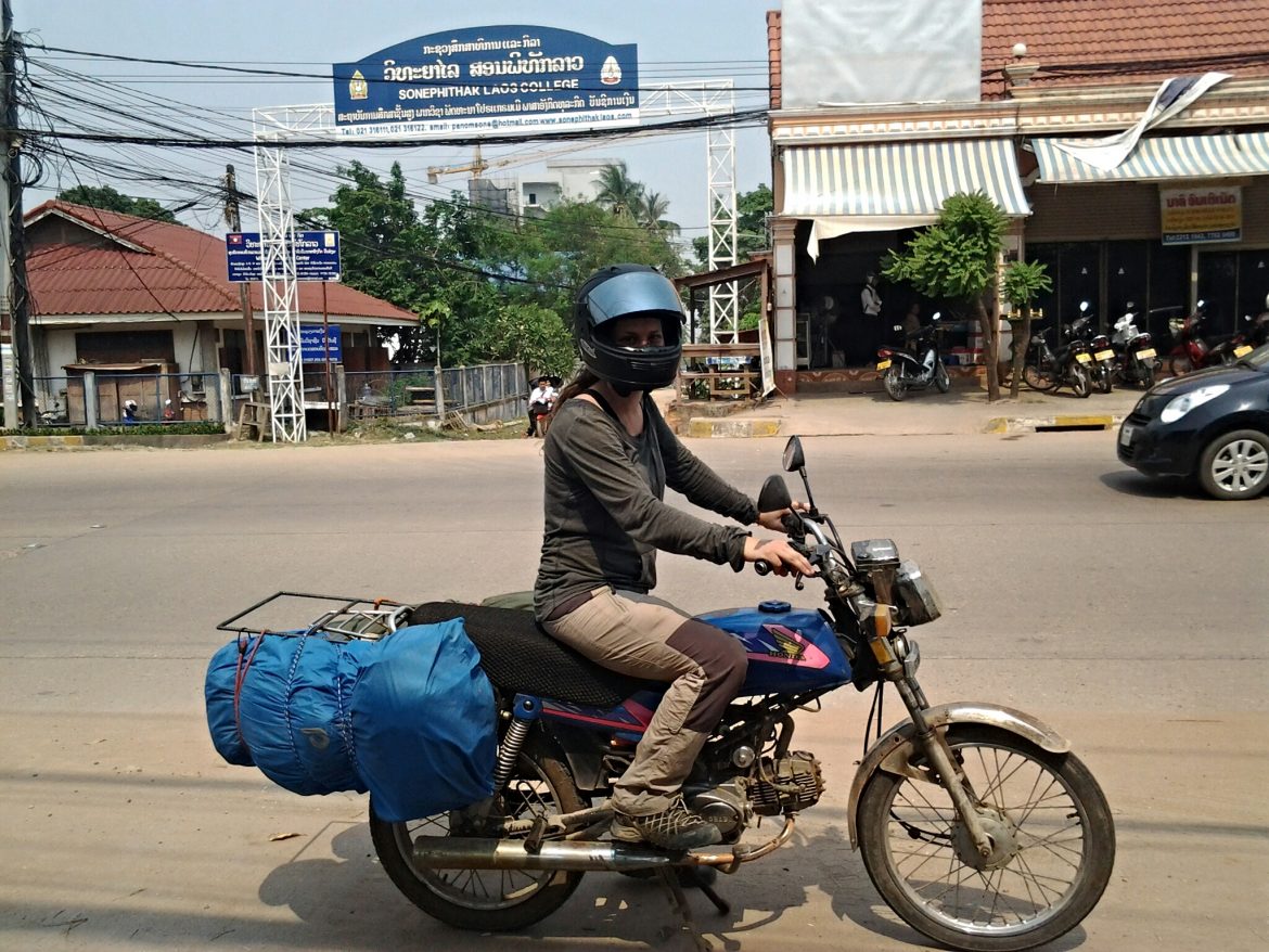 Ich am Motorrad in Laos