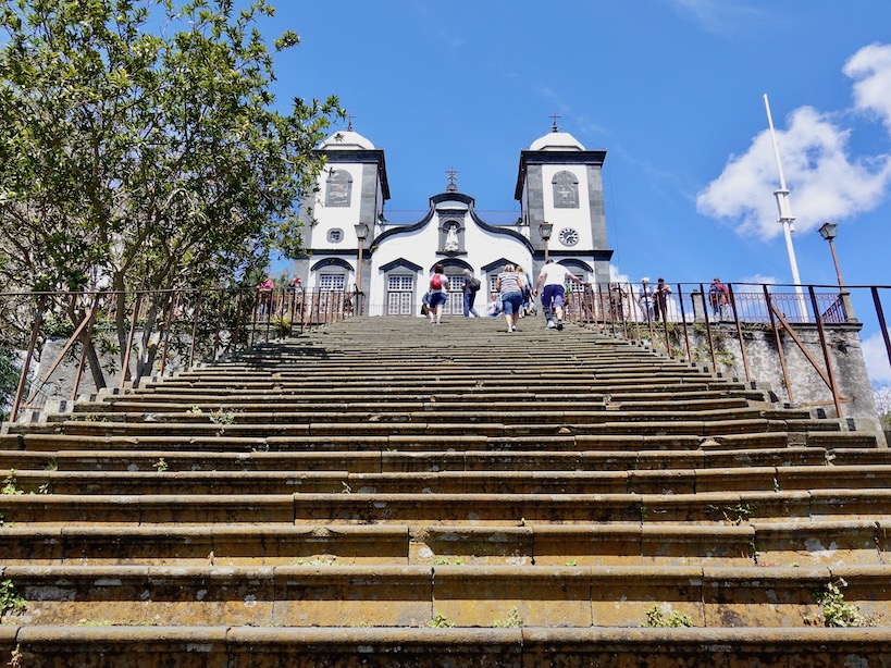 Steile Stiegen zur Wallfahrtskirche Nossa Senhora do Monte